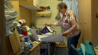 Verpleegster Jana uit Tienen schakelt haar oma in om ziekenhuisschorten te naaien