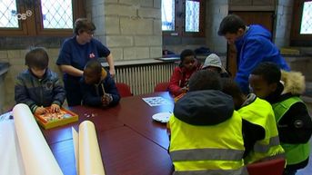 Kinderen leren rechten kennen tijdens kinderrechtenfestival in stadhuis in Leuven